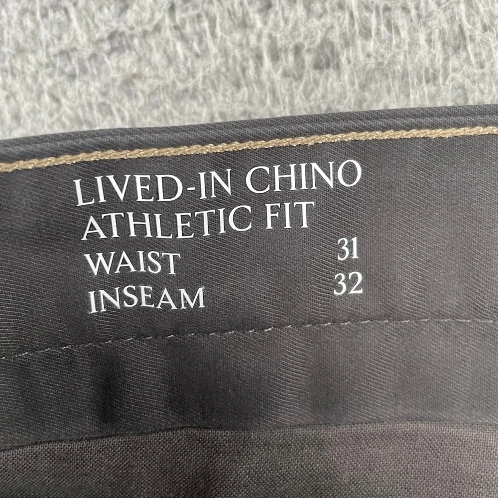 Banana Republic Chino Mens 31x32 Gray Lived-In Athletic Fit Tapered Stretch Pant